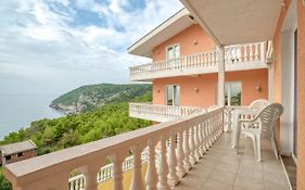 Apartmani Bronhi