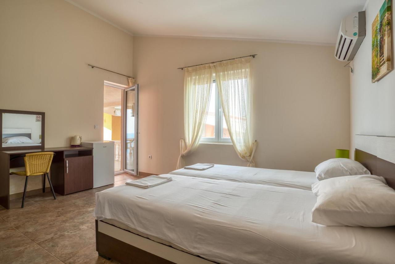 Apartmani Bronhi Сутоморе Екстер'єр фото