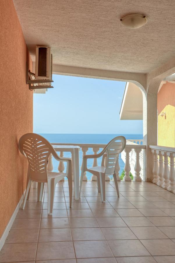 Apartmani Bronhi Сутоморе Екстер'єр фото
