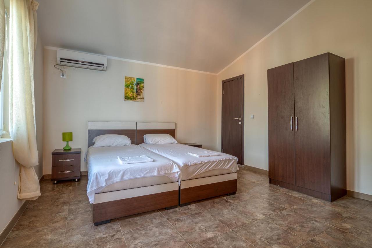 Apartmani Bronhi Сутоморе Екстер'єр фото
